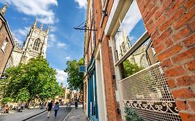 19 High Petergate - Next To York Minster